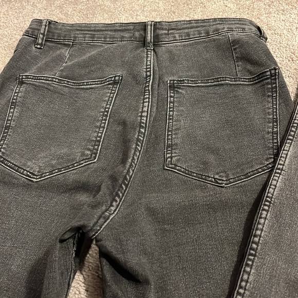 Zara / High Waist Skinny Jeans / Size 8 - Picture 7 of 7